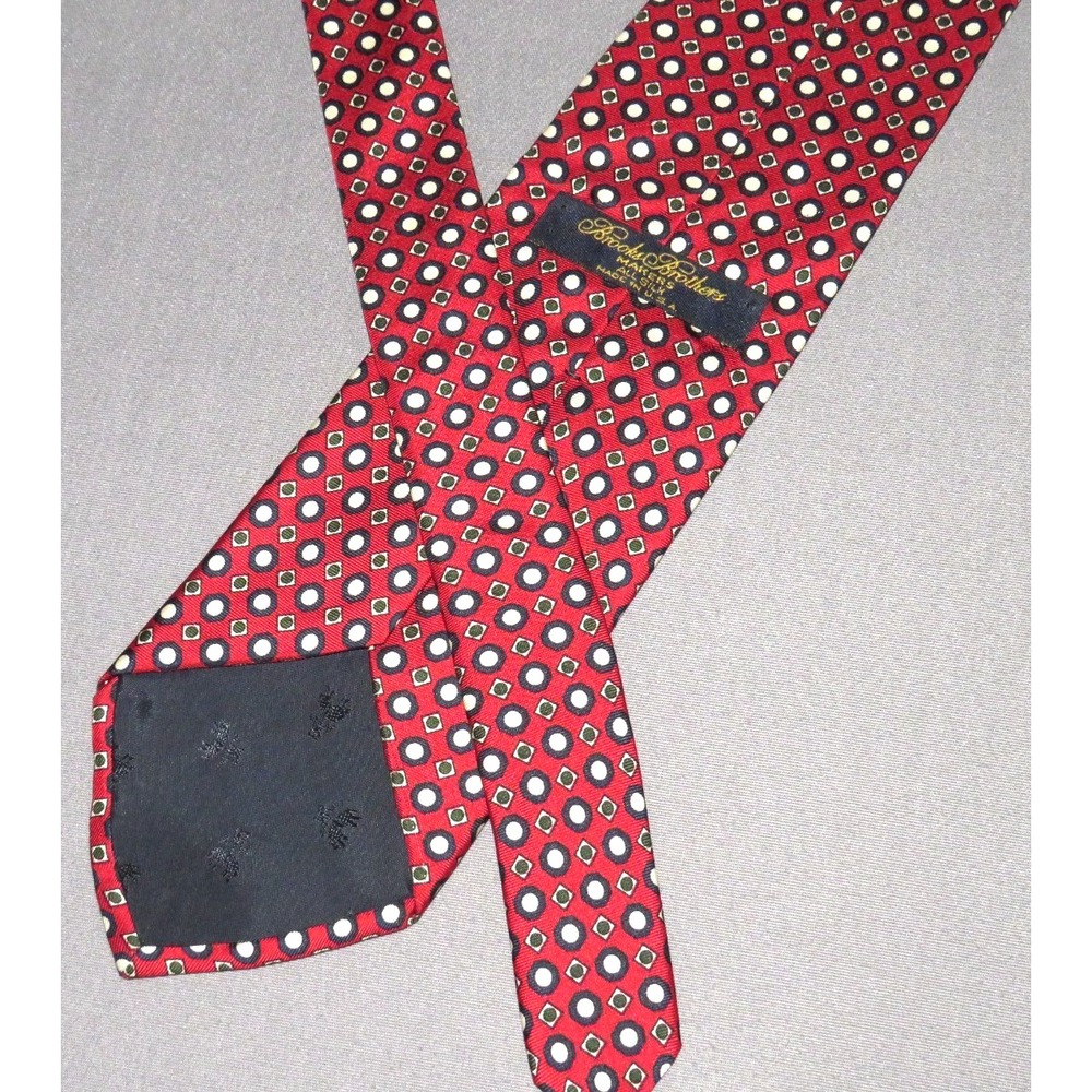 Brooks Brothers 100% Silk Geometric‎ Pattern Neck Tie (58" Length 3.75" Width)